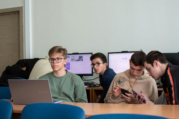 Les formations en informatique à paris : un futur prometteur